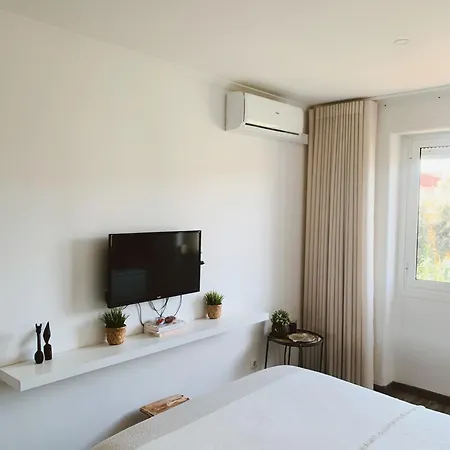 Quarto Em Campolide * Lisboa
